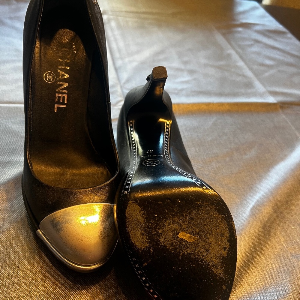 Chanel two tone pump